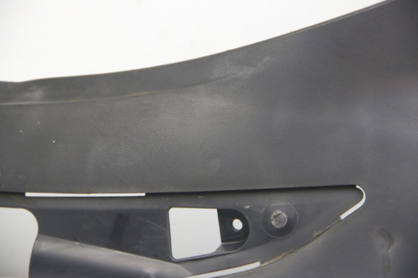 photo de TAMPA LATERAL DIREITA SOBRE O BANCO SUZUKI SIXTEEN 125 (2008 - 2010) - Imagem adicional