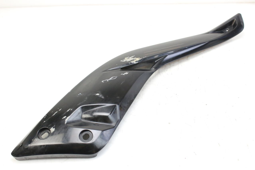 photo de TAMPA LATERAL DIREITA SOB O BANCO MBK SKYCRUISER 125 (2010 - 2013) - Ampliação técnica