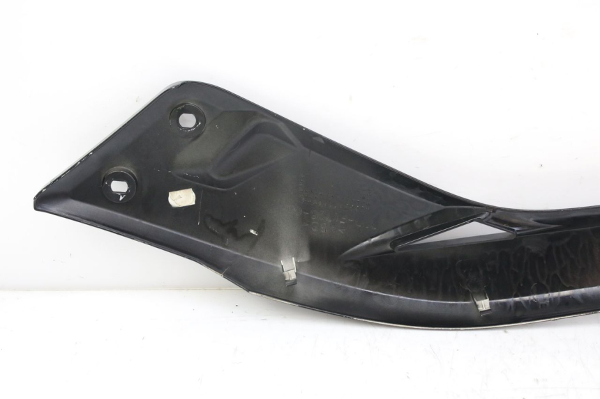 photo de TAMPA LATERAL DIREITA SOB O BANCO MBK SKYCRUISER 125 (2010 - 2013) - Pontos de fixação