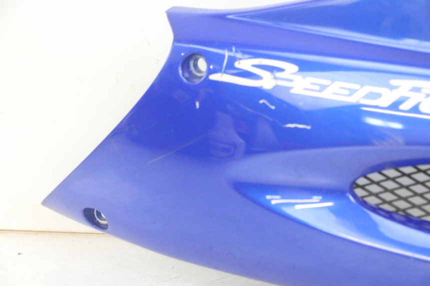 photo de TAMPA LATERAL DIREITA SOBRE O BANCO PEUGEOT SPEEDFIGHT 2 LC 50 (2000 - 2009) - Pontos de fixação