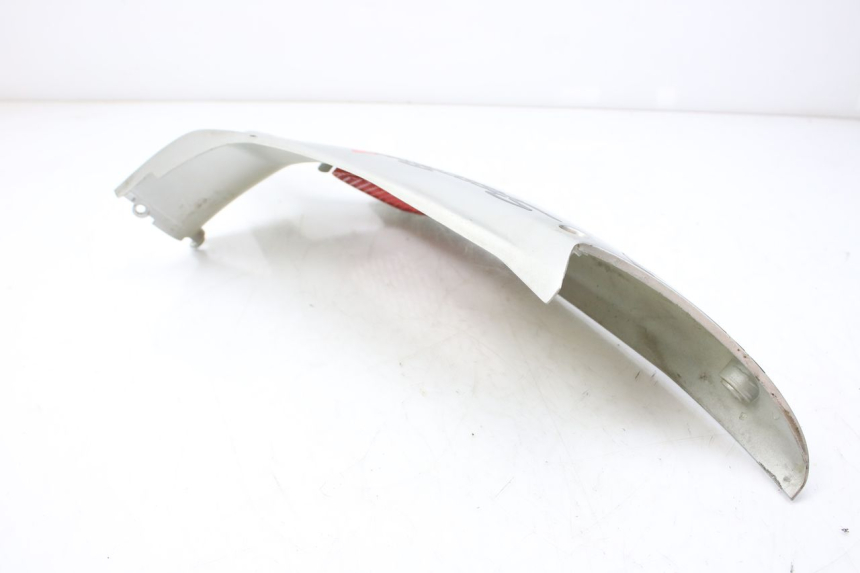 photo de TAMPA LATERAL DIREITA SOB O BANCO PEUGEOT SPEEDFIGHT LC 50 (1996 - 2002) - Detalhe da peça