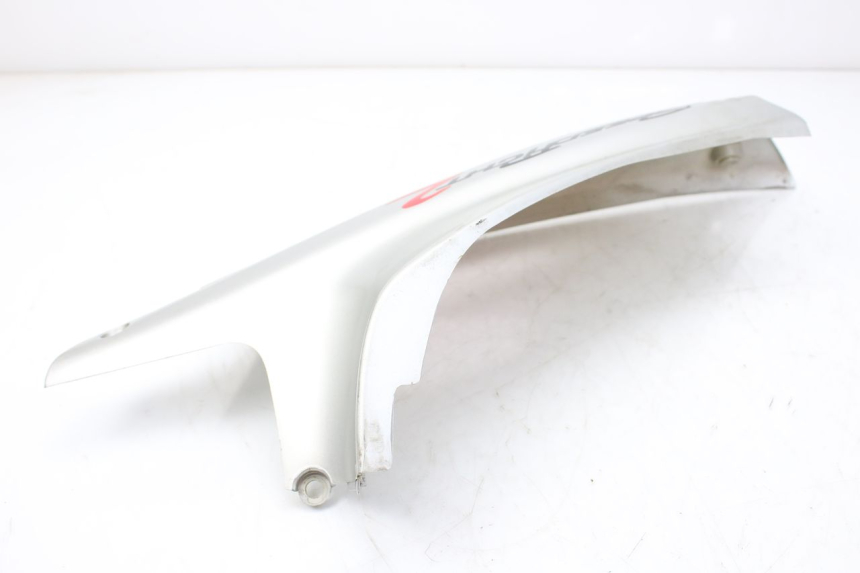 photo de TAMPA LATERAL DIREITA SOB O BANCO PEUGEOT SPEEDFIGHT LC 50 (1996 - 2002) - Pontos de fixação
