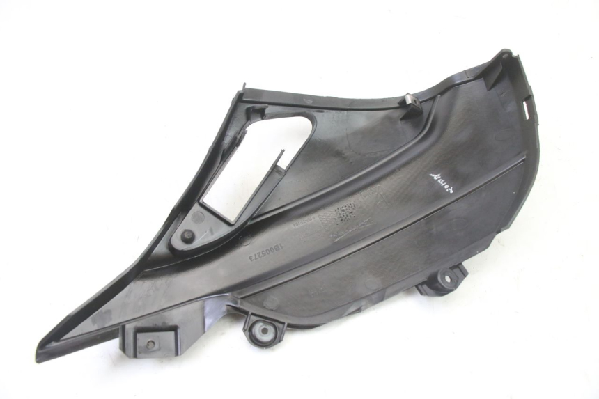 photo de TAMPA DEBAIXO DO BANCO DIREITA APRILIA SR 2T 50 (2018 - 2022) - Outro ângulo de visão