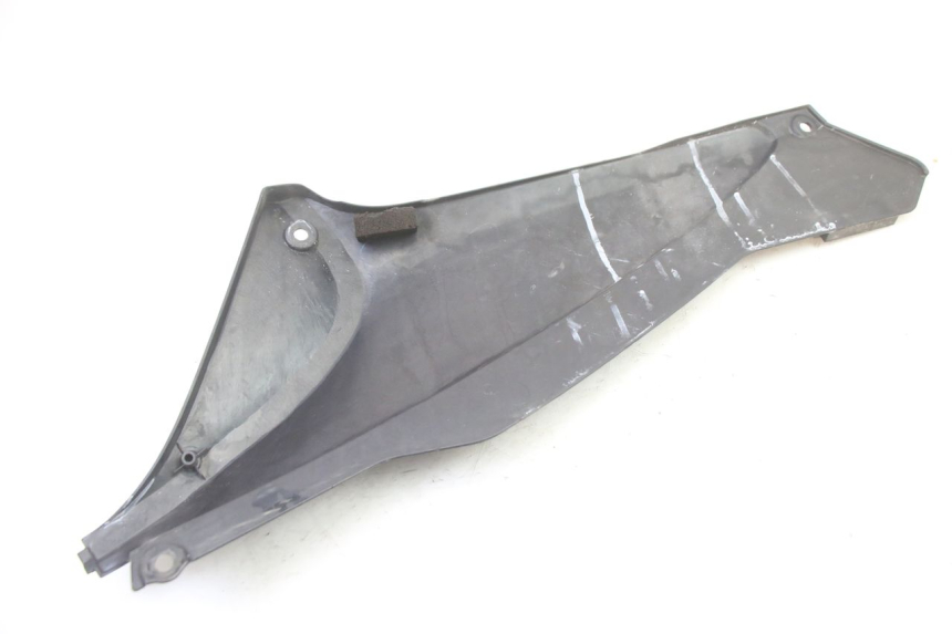 photo de TAMPA LATERAL DIREITA SOBRE O BANCO HONDA ST PAN EUROPEAN 1300 (2002 - 2013) - Ampliação técnica