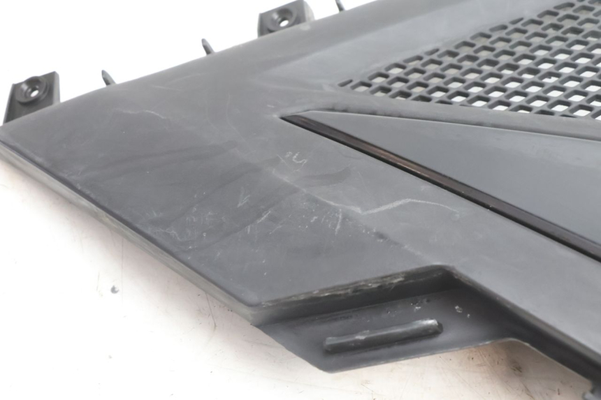 photo de TAMPA DIREITA SOB O ASSENTO KYMCO SUPER 8 2T 50 (2007 - 2013) - Detalhe da peça
