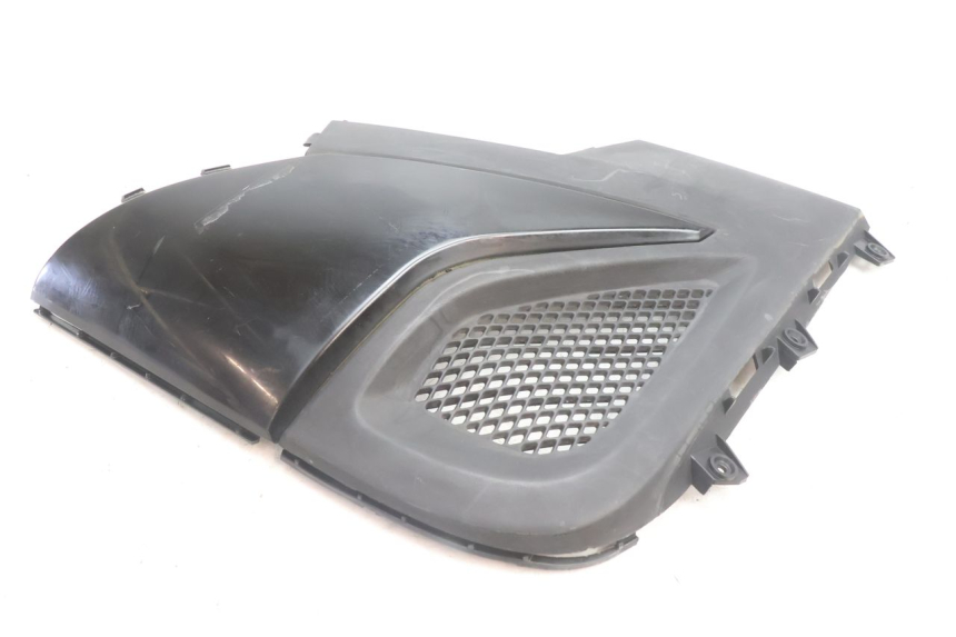 photo de TAMPA DIREITA SOB O ASSENTO KYMCO SUPER 8 2T 50 (2007 - 2013) - Outro ângulo de visão