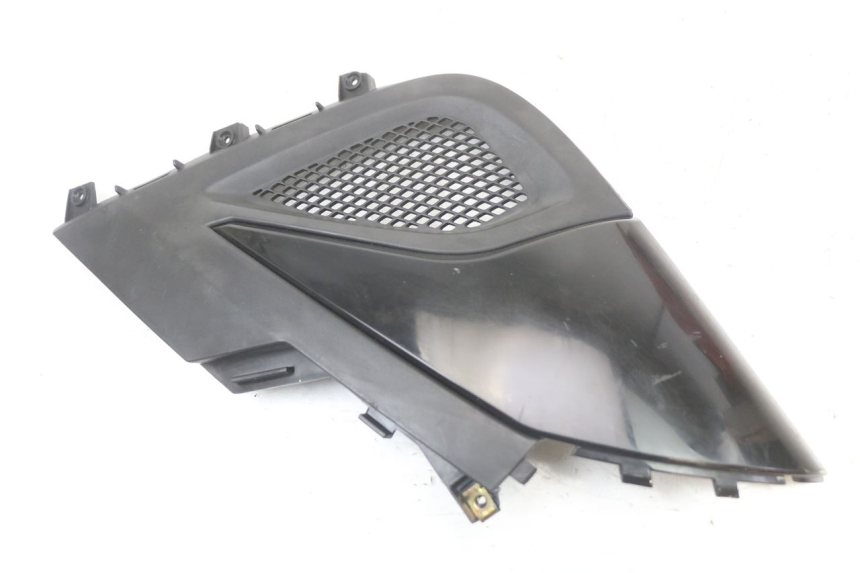 photo de TAMPA LATERAL DIREITA SOB O BANCO KYMCO SUPER 8 125 (2008 - 2015) - Vista principal
