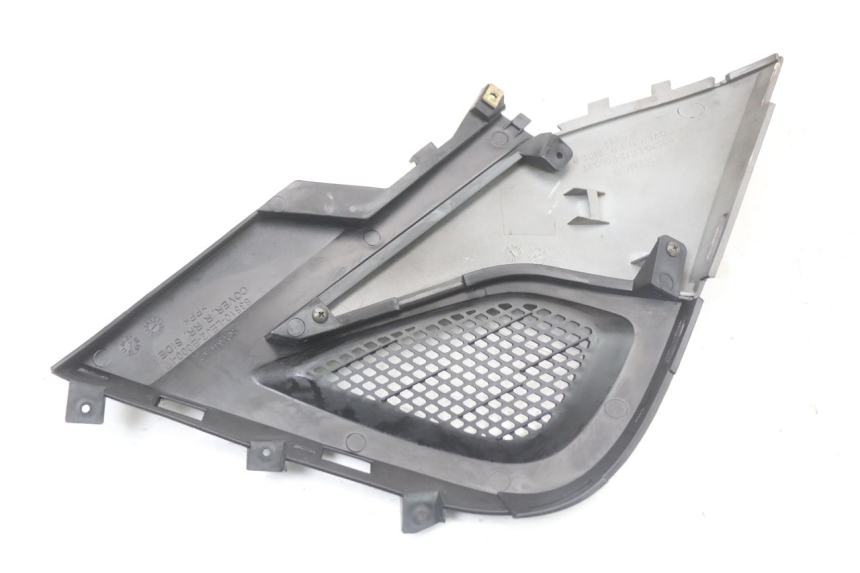 photo de TAMPA LATERAL DIREITA SOB O BANCO KYMCO SUPER 8 125 (2008 - 2015) - Outro ângulo de visão