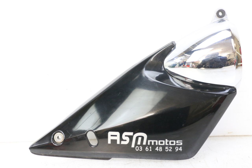 photo de TAMPA LATERAL DIREITA SOB O BANCO SUZUKI GSF S BANDIT 600 (2000 - 2004) - Vista principal