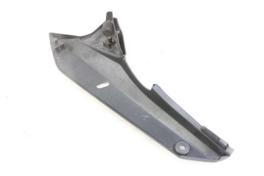 photo de TAMPA LATERAL DIREITA SOBRESELIM SUZUKI GSX F GSXF 650 (2007 - 2015) - Zoom do estado de desgaste