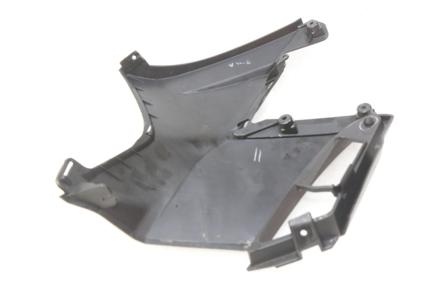 photo de TAMPA LATERAL DIREITA SOB O BANCO APRILIA SXR 50 (2021 - 2023) - Zoom do estado de desgaste