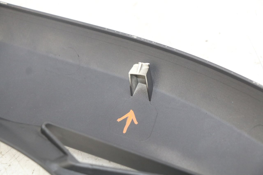 photo de TAMPA LATERAL DIREITA SOBRE O BANCO YAMAHA X-MAX XMAX 125 (2010 - 2013) - Vista geral