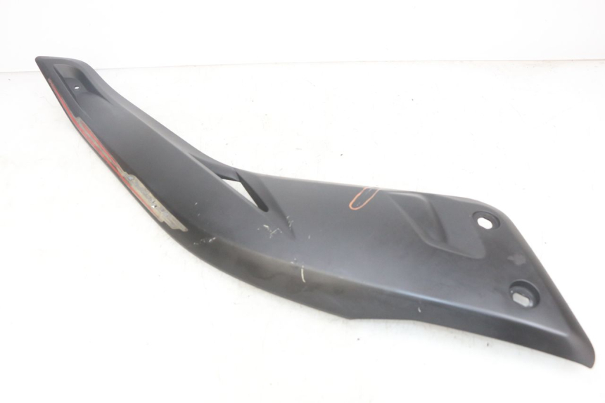 photo de TAMPA LATERAL DIREITA SOBRE O BANCO YAMAHA X-MAX XMAX 125 (2010 - 2013) - Marcações e referências