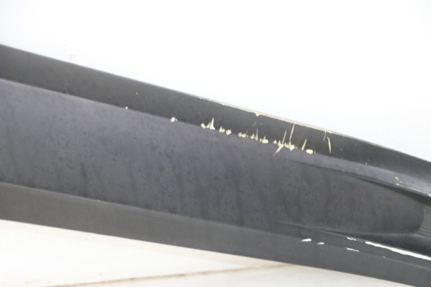 photo de TAMPA LATERAL DIREITA SOBRE O BANCO YAMAHA X-MAX XMAX 125 (2010 - 2013) - Marcações e referências