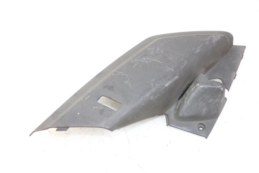 photo de TAMPA LATERAL DIREITA SOB O BANCO YAMAHA X-MAX XMAX 250 (2006 - 2009) - Outro ângulo de visão