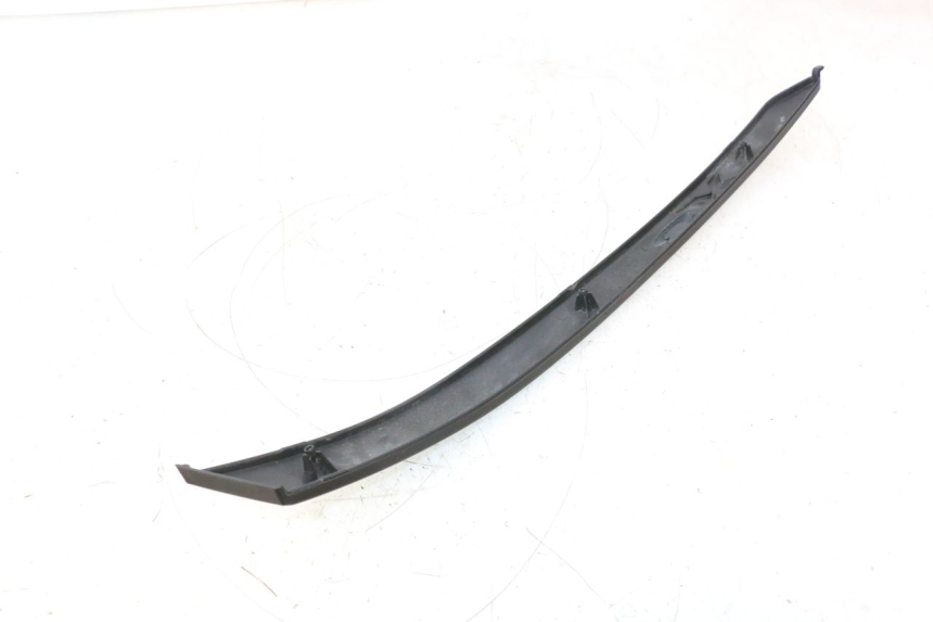 photo de TAMPA DIREITA SOB O ASSENTO PIAGGIO X8 STREET 125 (2006 - 2007) - Ampliação técnica