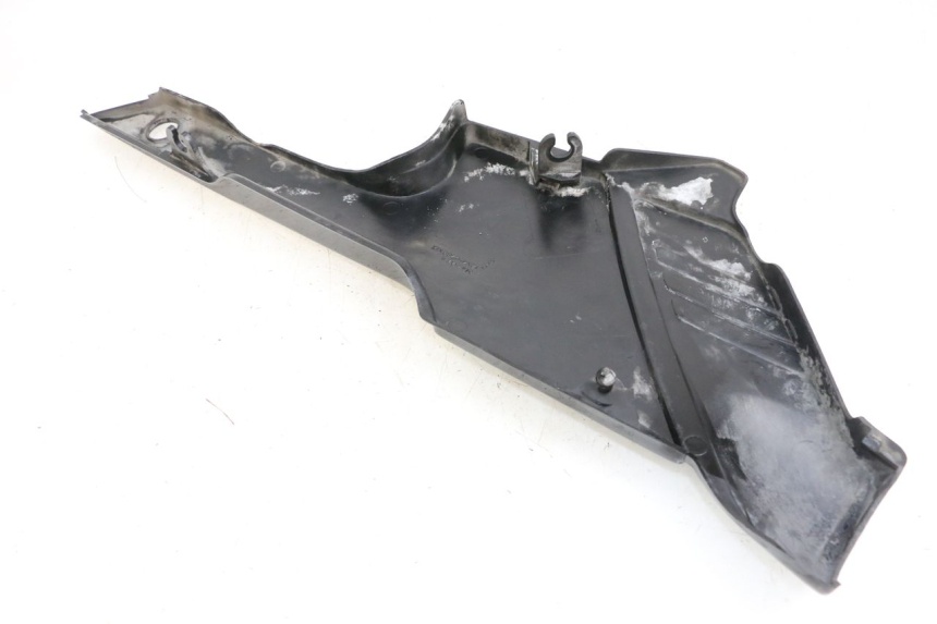 photo de TAMPA LATERAL DIREITA SOBRE O BANCO YAMAHA XJ F 900 (1983 - 1994) - Outro ângulo de visão