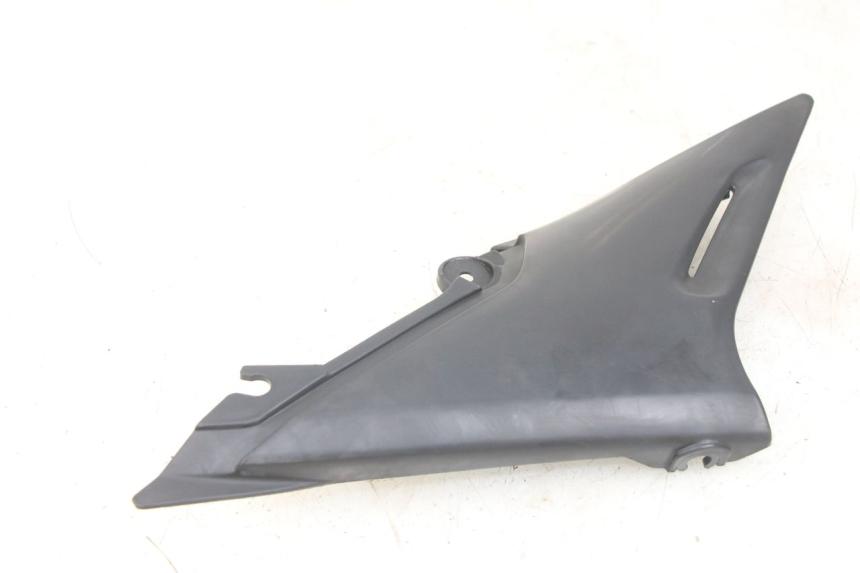 photo de TAMPA LATERAL DIREITA SOB O BANCO YAMAHA XJN DIVERSION 600 (2000 - 2003) - Ampliação técnica