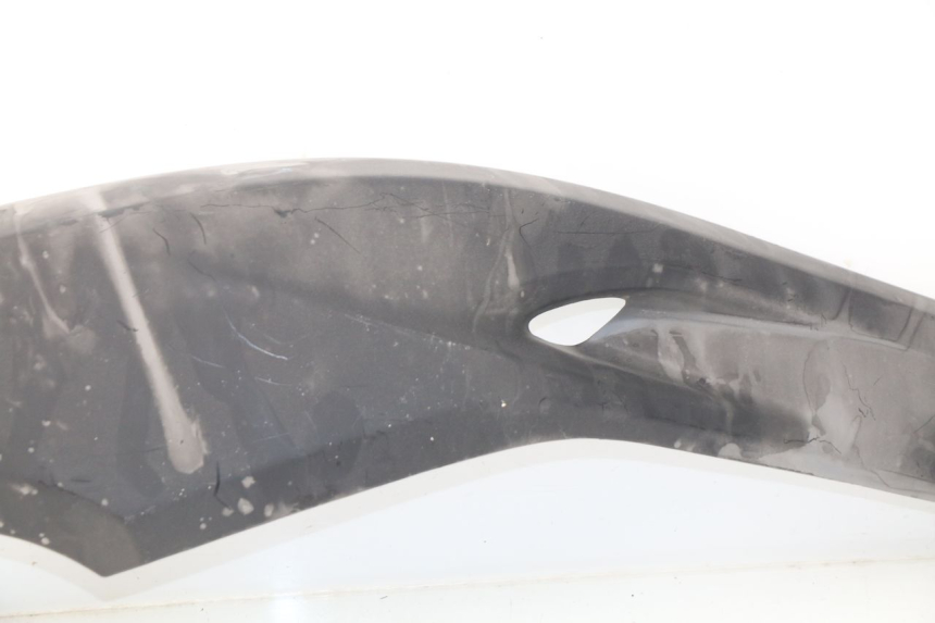 photo de TAMPA LATERAL DIREITA SOBRE O BANCO YAMAHA XP T-MAX TMAX ABS 500 (2004 - 2007) - Vista geral