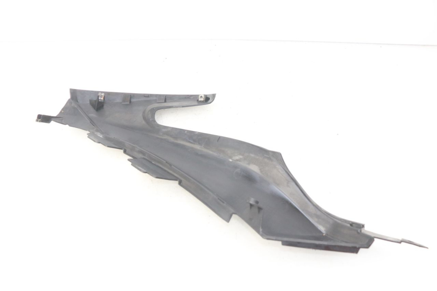 photo de TAMPA LATERAL DIREITA SOB O BANCO YAMAHA XP T-MAX TMAX ABS 530 (2012 - 2015) - Outro ângulo de visão