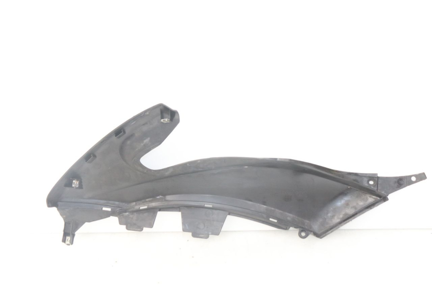 photo de TAMPA LATERAL DIREITA SOB O BANCO YAMAHA XP T-MAX TMAX ABS 530 (2012 - 2015) - Ampliação técnica