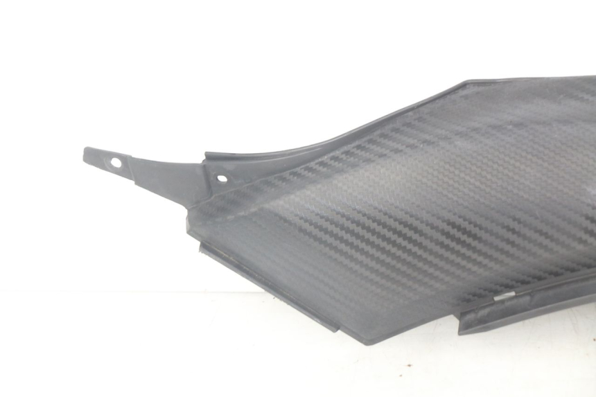 photo de TAMPA LATERAL DIREITA SOB O BANCO YAMAHA XP T-MAX TMAX ABS 530 (2012 - 2015) - Pontos de fixação