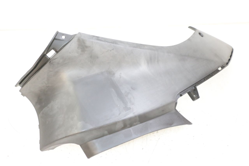 photo de TAMPA LATERAL DIREITA SOB O BANCO YAMAHA NEOS NEO'S 4T 50 (2008 - 2016) - Outro ângulo de visão