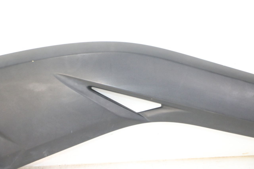 photo de TAMPA LATERAL DIREITA SOB O BANCO YAMAHA X-MAX XMAX ABS 250 (2010 - 2014) - Vista do produto