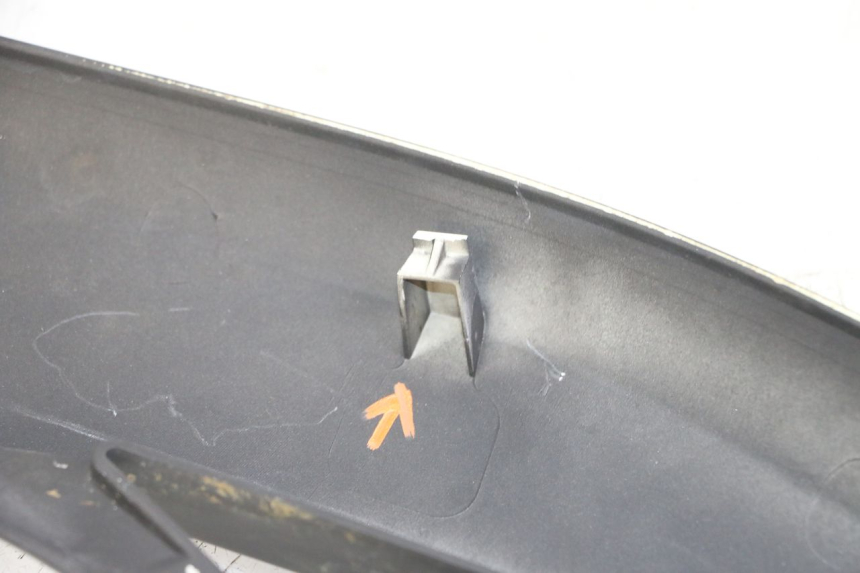 photo de TAMPA LATERAL DIREITA SOB O BANCO YAMAHA X-MAX XMAX ABS 250 (2010 - 2014) - Outro ângulo de visão