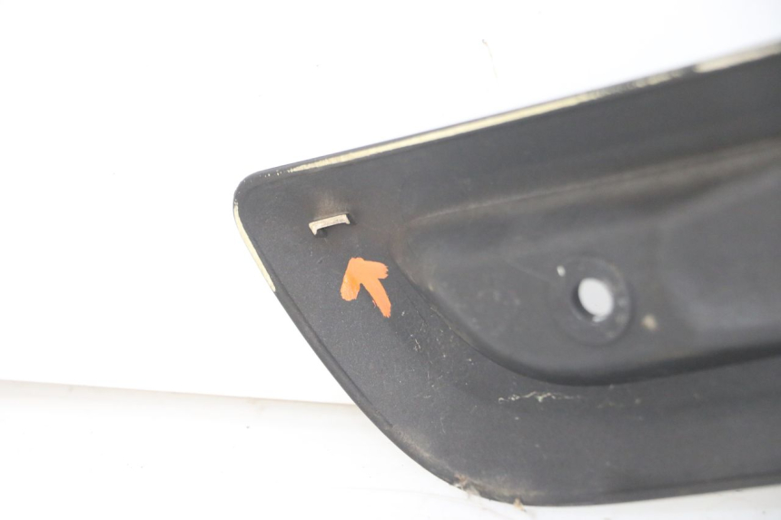 photo de TAMPA LATERAL DIREITA SOB O BANCO YAMAHA X-MAX XMAX ABS 250 (2010 - 2014) - Ampliação técnica