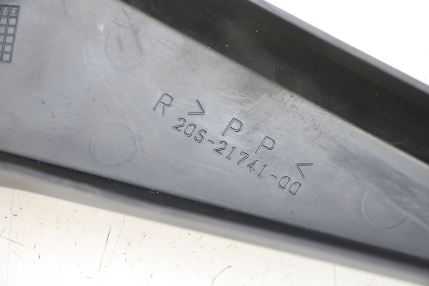 photo de TAMPA LATERAL DIREITA SOB O BANCO YAMAHA XJ6 600 (2008 - 2016) - Detalhe da peça