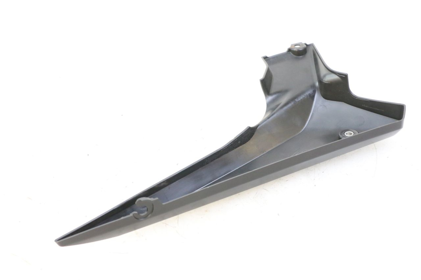 photo de TAMPA LATERAL DIREITA SOB O BANCO YAMAHA XJ6 600 (2008 - 2016) - Zoom do estado de desgaste