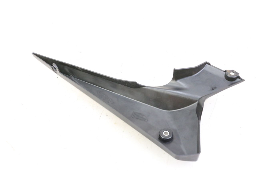 photo de TAMPA LATERAL DIREITA SOB O BANCO YAMAHA XJ6 600 (2008 - 2016) - Outro ângulo de visão