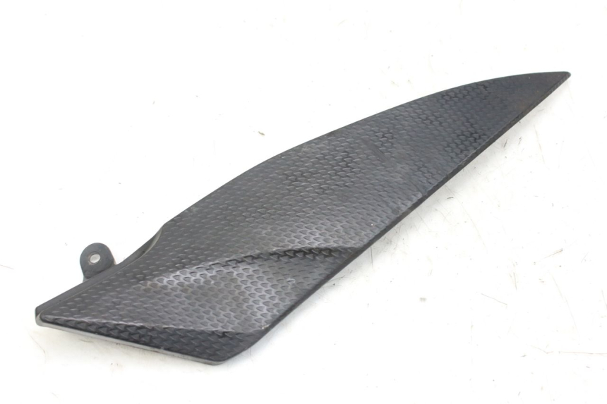 photo de TAMPA LATERAL DIREITA SOBRE O BANCO YAMAHA YZF R1 1000 (2007 - 2008) - Ampliação técnica