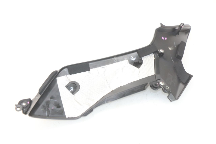 photo de TAMPA LATERAL DIREITA SOBRE O BANCO KAWASAKI Z Z900 900 (2017 - 2019) - Detalhe da peça