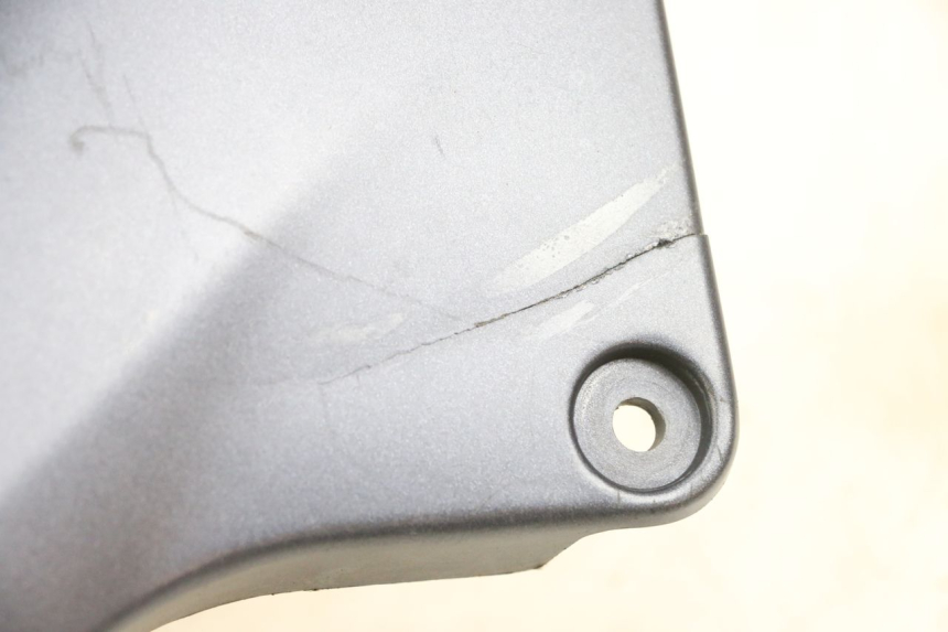 photo de TAMPA LATERAL DIREITA SOB O BANCO KAWASAKI ZR 7 750 (1999 - 2004) - Ampliação dos componentes