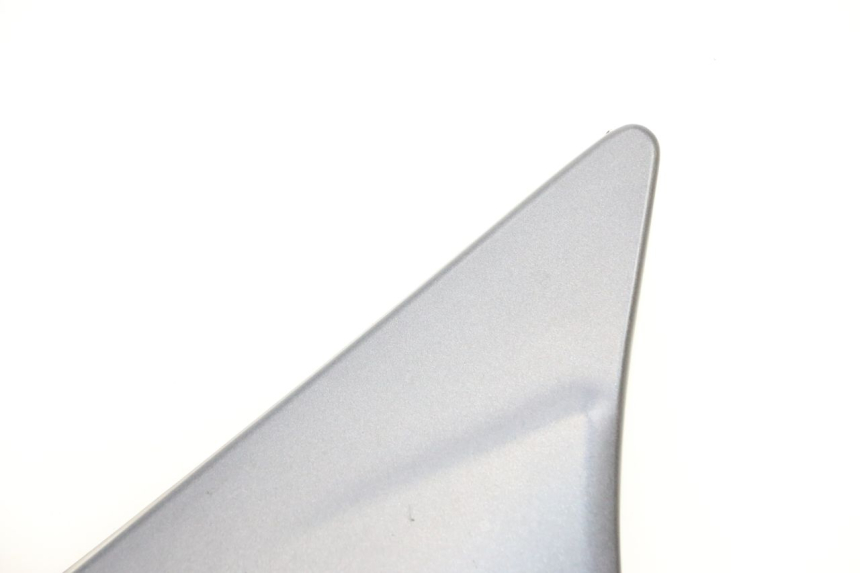 photo de TAMPA LATERAL DIREITA SOB O BANCO KAWASAKI ZR 7 750 (1999 - 2004) - Estrutura - ampliação