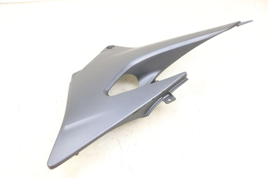 photo de TAMPA LATERAL DIREITA SOB O BANCO KAWASAKI ZR 7 750 (1999 - 2004) - Ampliação técnica