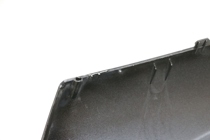 photo de TAMPA DEBAIXO DO BANCO MBK FLIPPER 115 (2013 - 2017) - Detalhe da peça