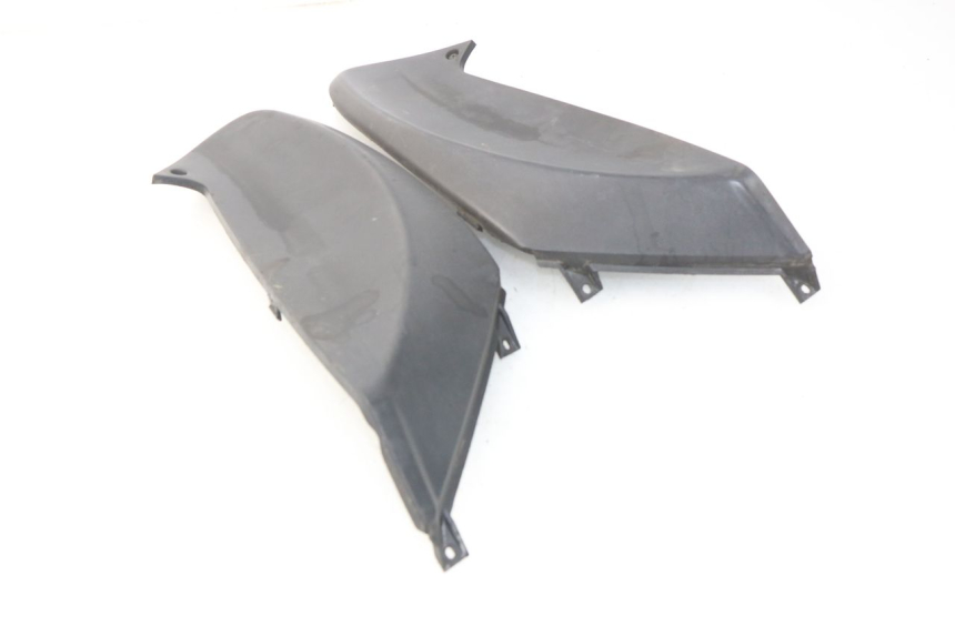 photo de TAMPA DEBAIXO DO BANCO PIAGGIO FLY 2T 50 (2004 - 2017) - Zoom do estado de desgaste