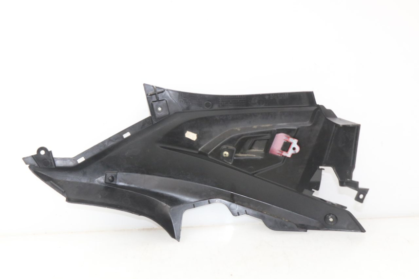 photo de TAMPA DEBAIXO DO BANCO ESQUERDO YAMAHA AEROX NAKED 2T 50 (2013 - 2017) - Detalhe da peça
