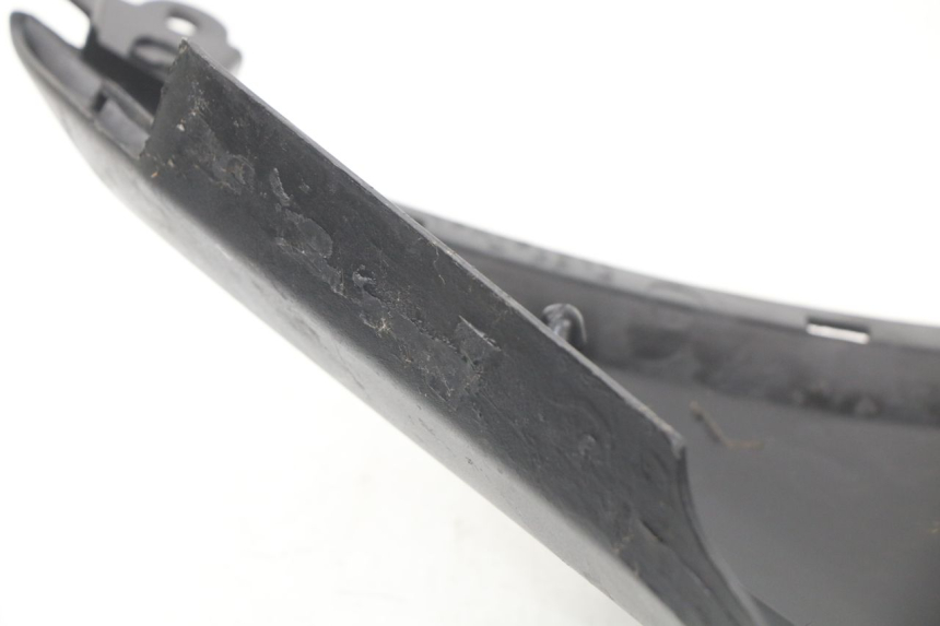 photo de TAMPA DEBAIXO DO BANCO ESQUERDO YAMAHA AEROX NAKED 2T 50 (2013 - 2017) - Outro ângulo de visão