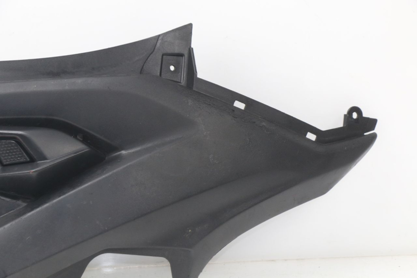 photo de TAMPA DEBAIXO DO BANCO ESQUERDO YAMAHA AEROX NAKED 2T 50 (2013 - 2017) - Peça verificada