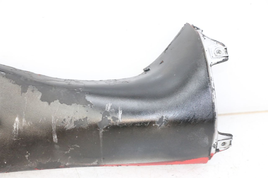 photo de TAMPA DEBAIXO DO ASSENTO ESQUERDO APRILIA RS 50 (1999 - 2005) - Pontos de fixação