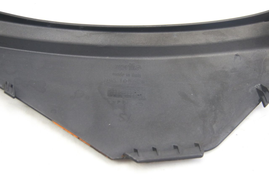 photo de TAMPA DEBAIXO DO BANCO ESQUERDO APRILIA ATLANTIC 500 (2002 - 2003) - Pontos de fixação