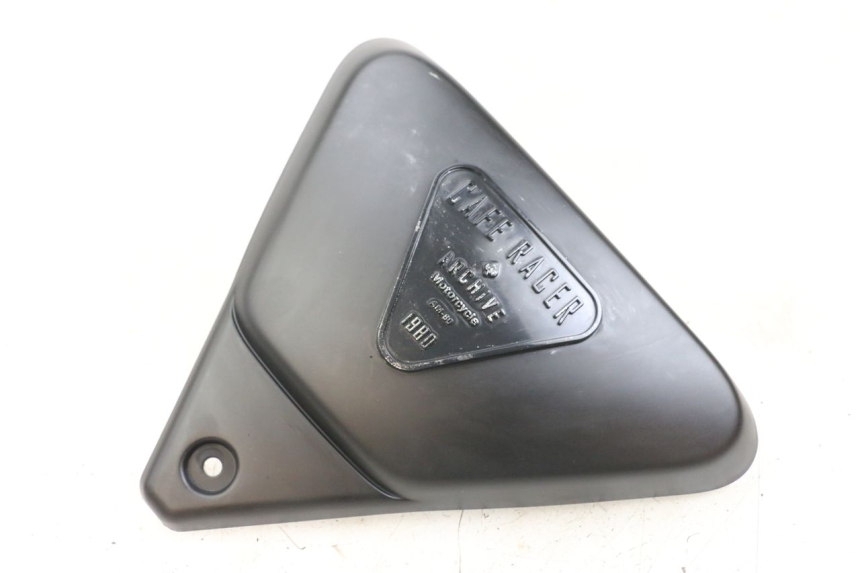 photo de TAMPA DEBAIXO DO ASSENTO ESQUERDO ARCHIVE CAFE RACER 4T 50 (2019 - 2024) - Vista principal