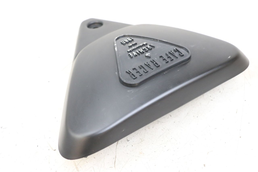 photo de TAMPA DEBAIXO DO ASSENTO ESQUERDO ARCHIVE CAFE RACER 4T 50 (2019 - 2024) - Outro ângulo de visão