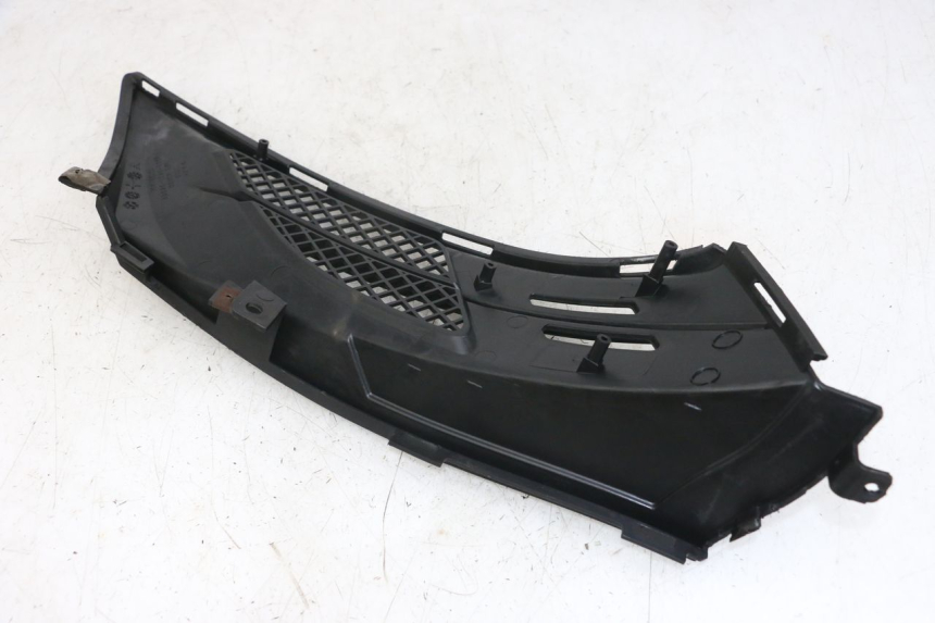 photo de TAMPA DEBAIXO DO ASSENTO ESQUERDO KYMCO DINK 4T 50 (2007 - 2018) - Detalhe da peça