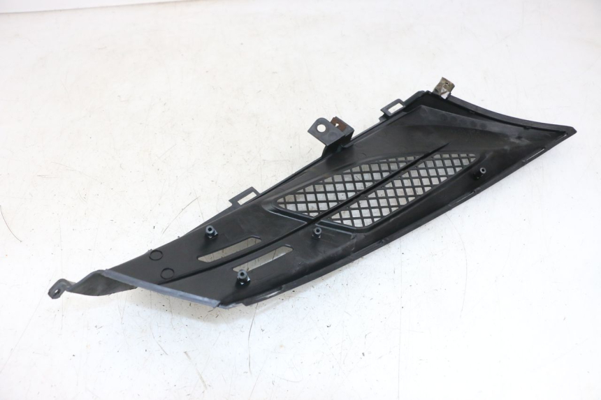 photo de TAMPA DEBAIXO DO ASSENTO ESQUERDO KYMCO DINK 4T 50 (2007 - 2018) - Outro ângulo de visão