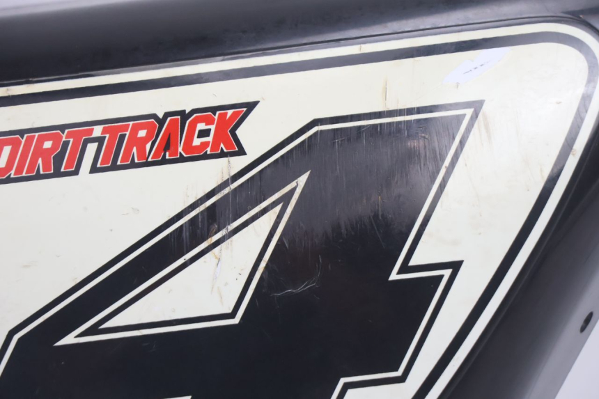photo de TAMPA DEBAIXO DO ASSENTO ESQUERDO MASH DIRT TRACK 50 (2018 - 2020) - Zoom do estado de desgaste
